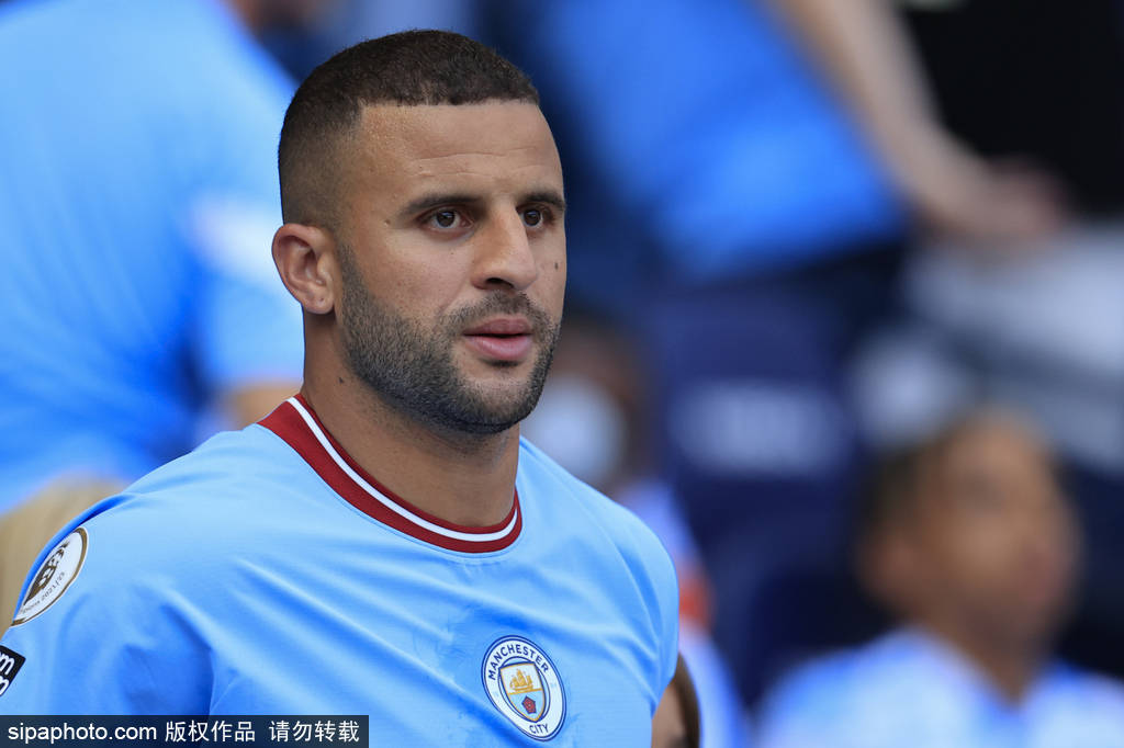 曝埃弗顿已开启沃克转会谈判 费内巴切也对其感兴趣